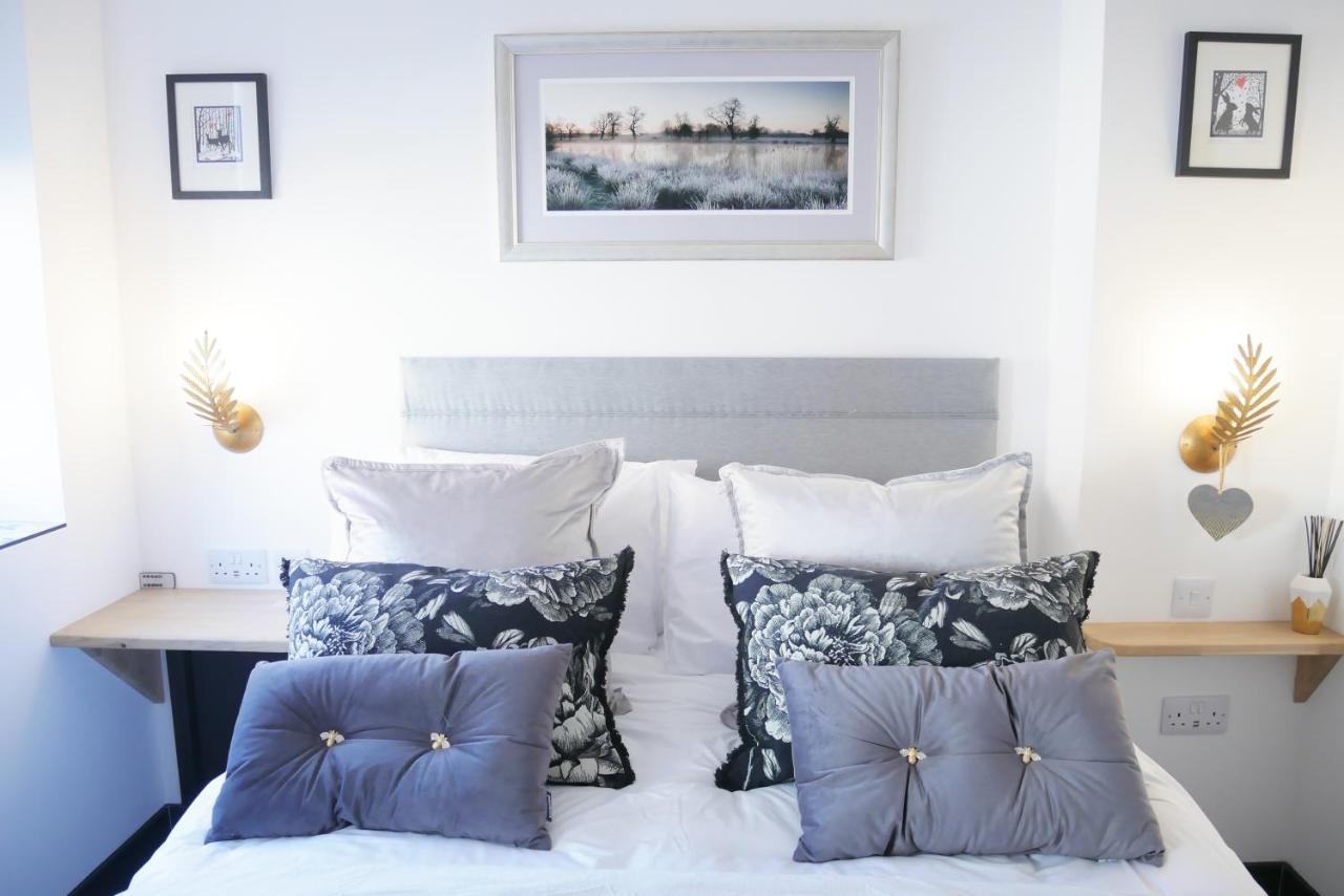 One Bedroom Luxury Ground Floor Apartment With Parking In Heart Holt Holt (Norfolk) Exterior photo
